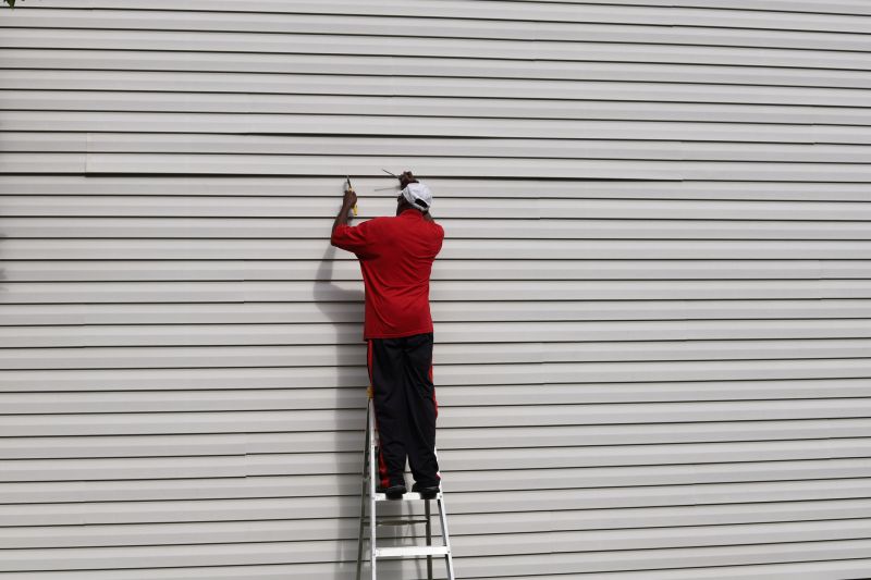 Installing Vinyl Siding with Proper Fastening